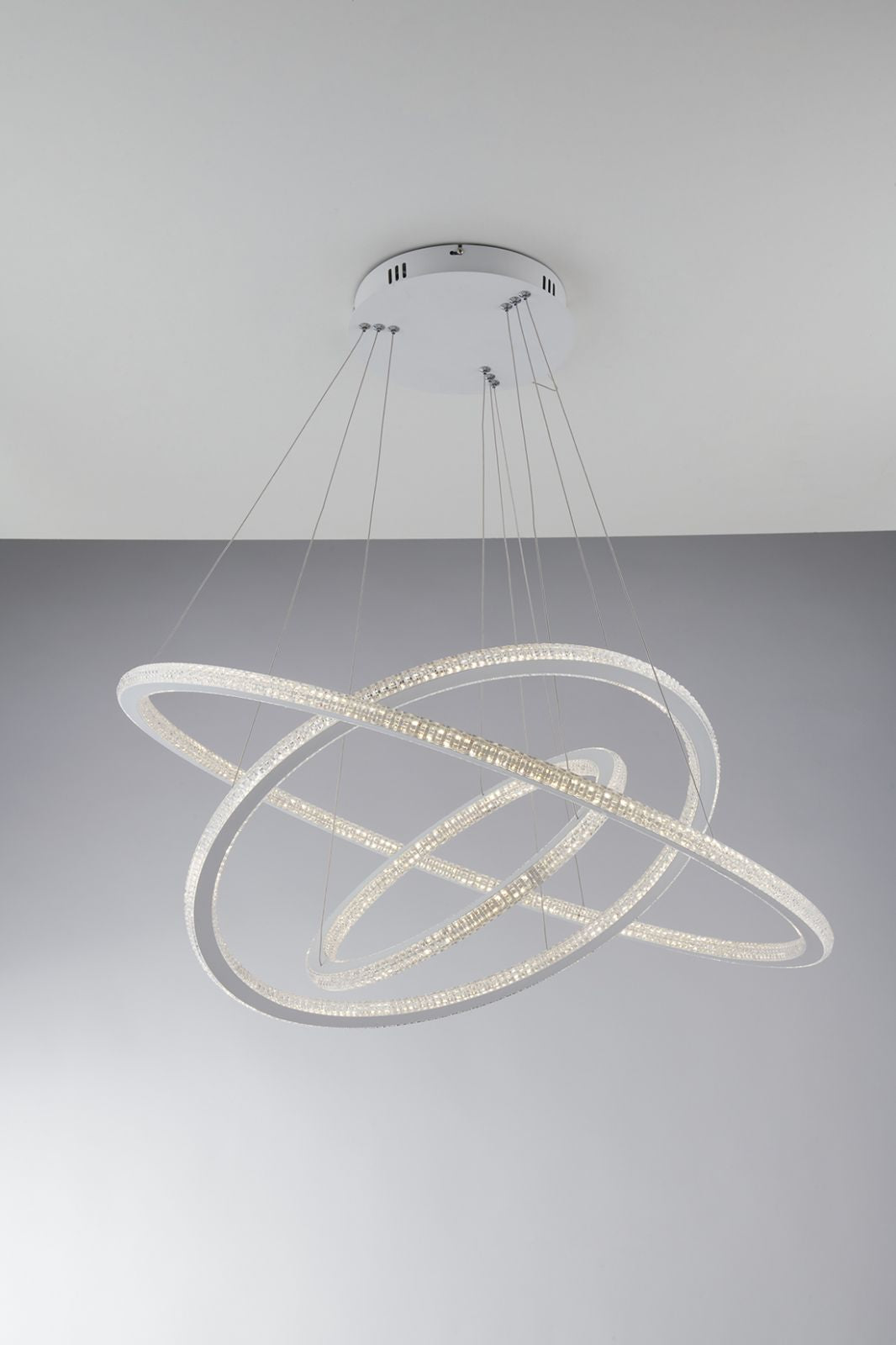Sospensione LED in alluminio bianco impreziosita dal diffusore in acrilico diamantato 100W 11900LM 3000-4000°k BRYANT-S3 Sospensione LED in alluminio bianco impreziosita dal diffusore in acrilico diamantato 100W 11900LM 3000-4000°k BRYANT-S3